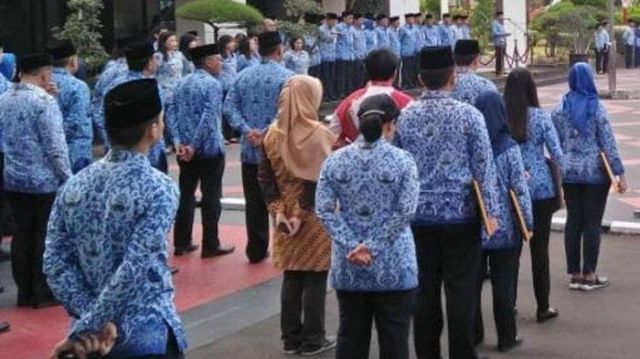 UU ASN 2023 : Batas Usia Pensiun Dipercepat Sesuai Jabatan, ASN Lebih Puas Menikmati Waktu Bersama Keluarga