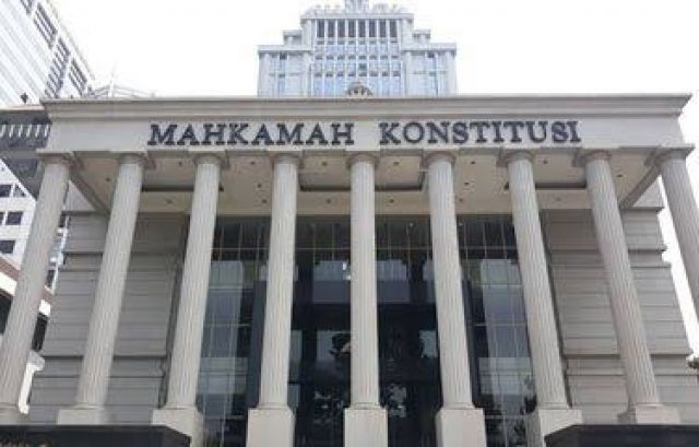 MK : Pasal Pencemaran Nama Baik Dan Pasal Menyiarkan Berita Bohong Inkonstitusional